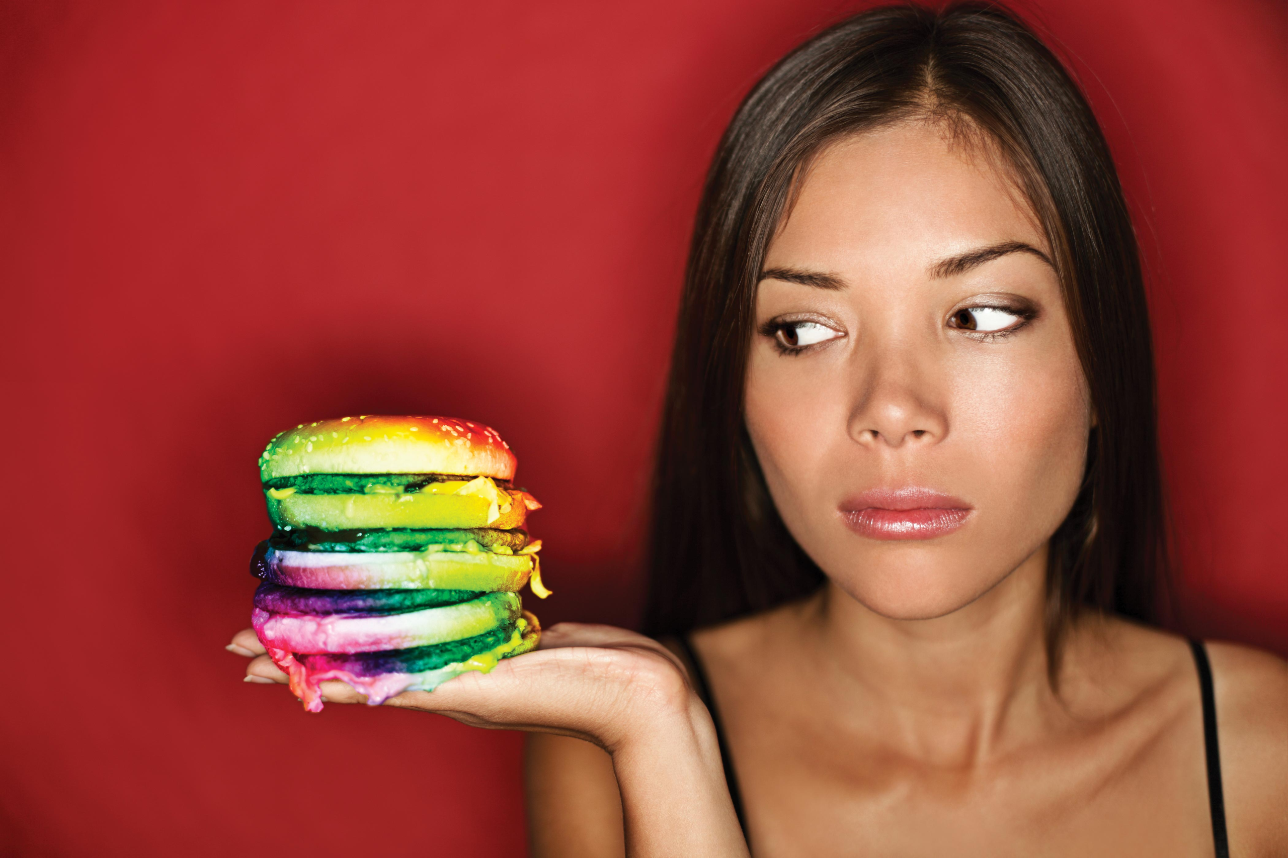 Como el color afecta su percepcion en la comida